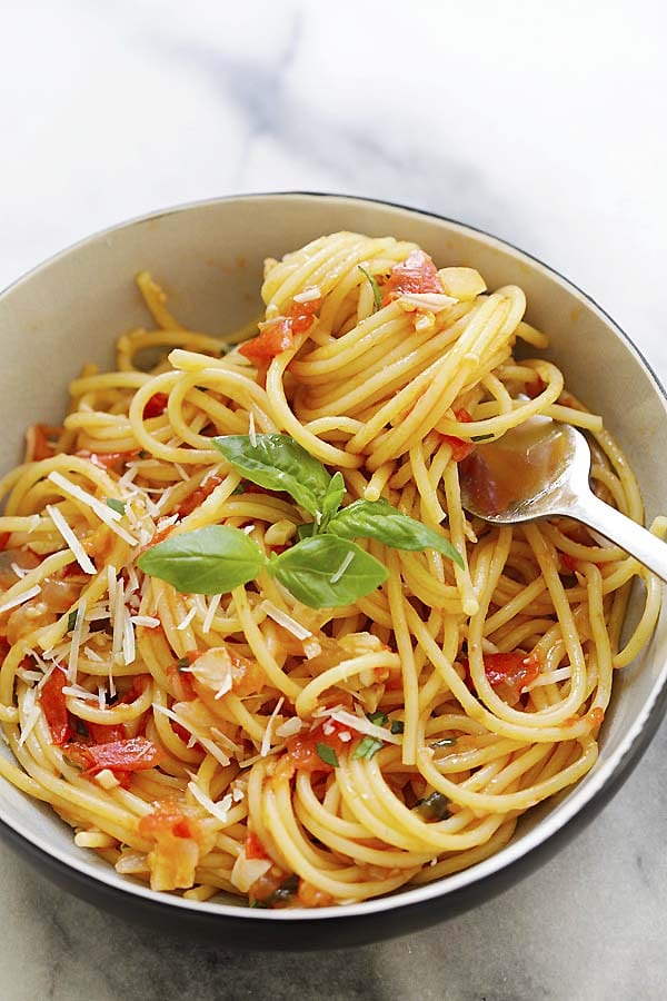 https://rasamalaysia.com/wp-content/uploads/2018/08/one-pan-pasta4.jpg