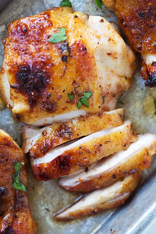 Top down picture of Cajun chicken thighs, sliced.