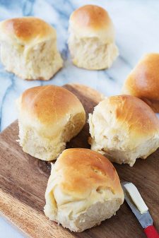 Dinner Rolls (Soft, Sweet and Fluffy Recipe!) - Rasa Malaysia