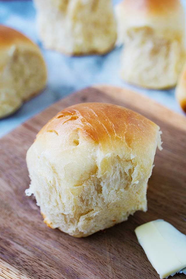 Dinner Rolls (Soft, Sweet and Fluffy Recipe!) - Rasa Malaysia