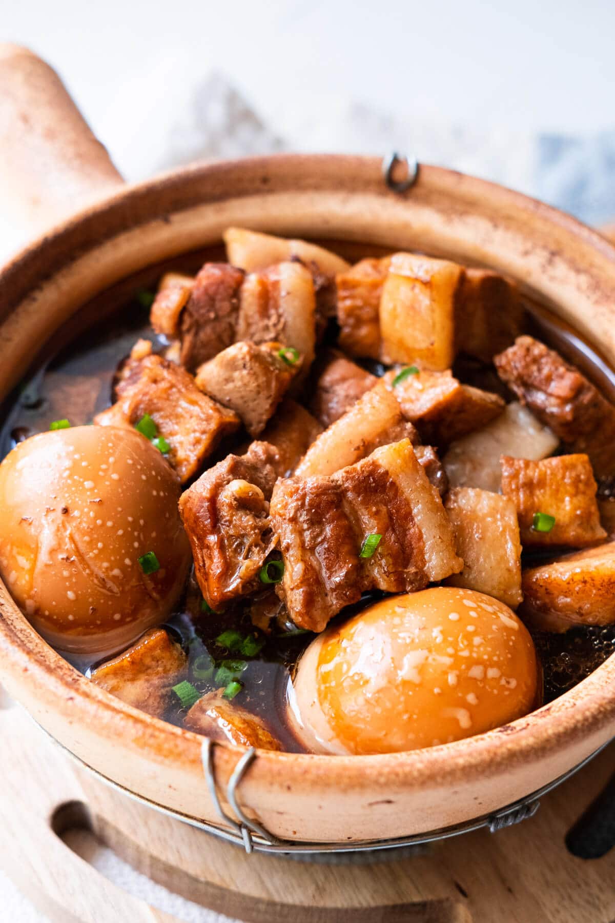 Braised pork belly recipe with pork, eggs in soy sauce. 