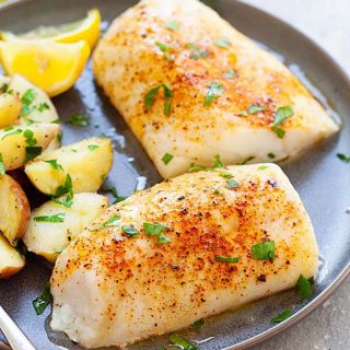 Baked cod with lemon, olive oil, salt and cayenne pepper - Gardenfrontier