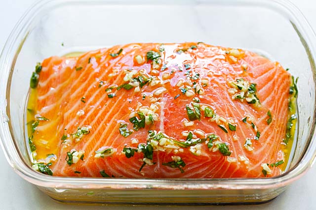 Salmon fillet in grilled salmon marinade.