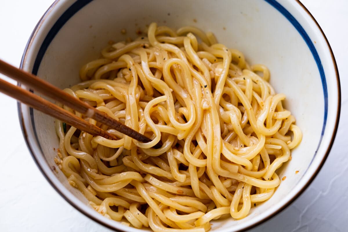 Noodles mixed with spicy and nutty dandan noodle sauce. 
