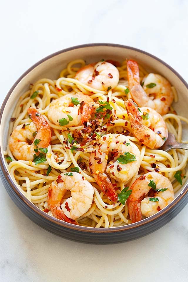 Spaghetti Aglio e Olio (The BEST Recipe with Shrimp!) - Rasa Malaysia