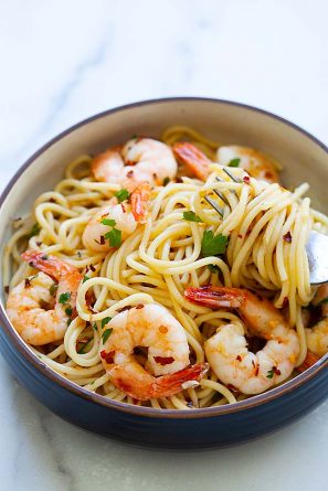 Spaghetti Aglio e Olio (The BEST Recipe with Shrimp!) - Rasa Malaysia