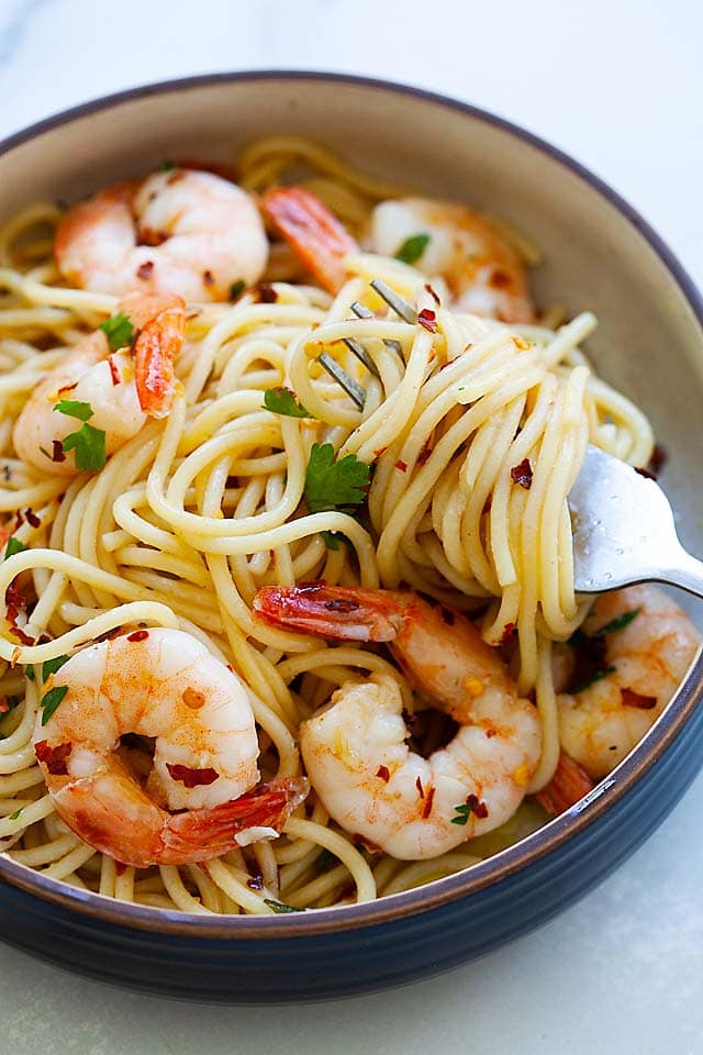 Spaghetti Aglio E Olio The Best Recipe With Shrimp Rasa Malaysia