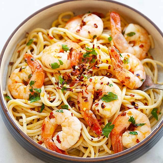 Spaghetti Aglio e Olio (The BEST Recipe with Shrimp!) - Rasa Malaysia