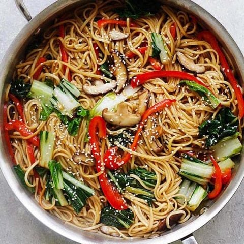 Chicken Chow Mein (Easy One Pot Recipe) - Rasa Malaysia