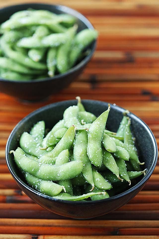 One of the easiest edamame recipes with boiled edamame with salt.