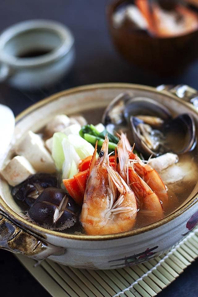 The nabe (Japanese-style hot pot) dishes that bring people