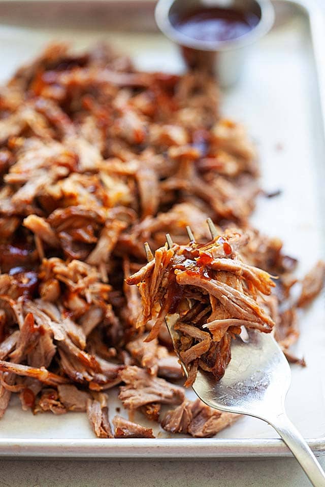 How to make pulled pork? Get pulled pork recipe. 