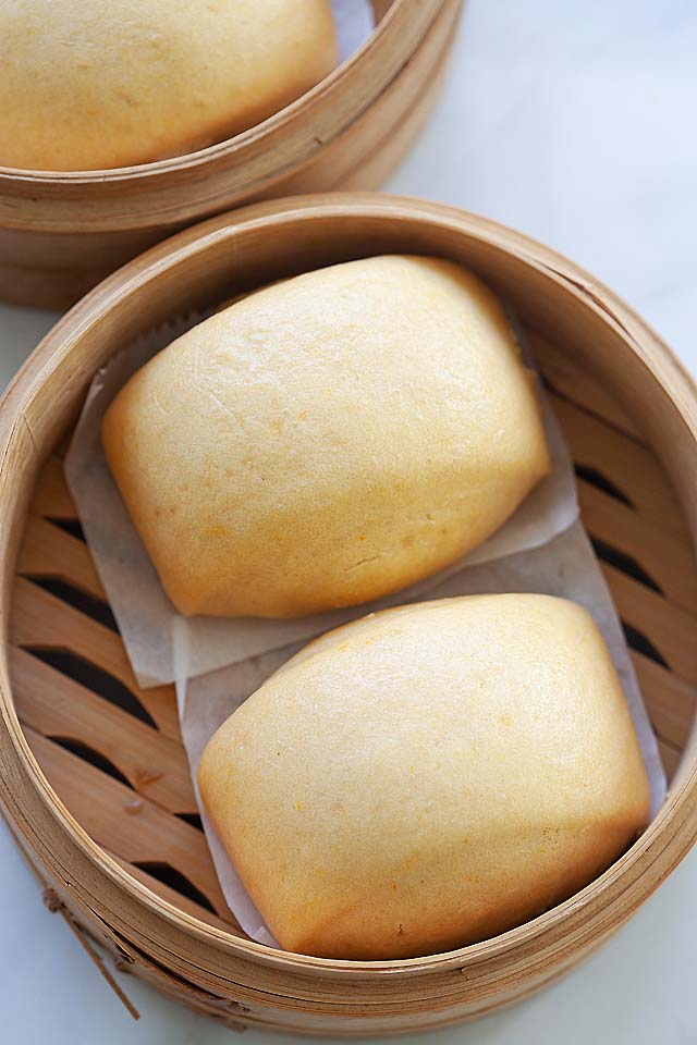 Mantou recipe made of sweet potatoes, flour, yeast and water.