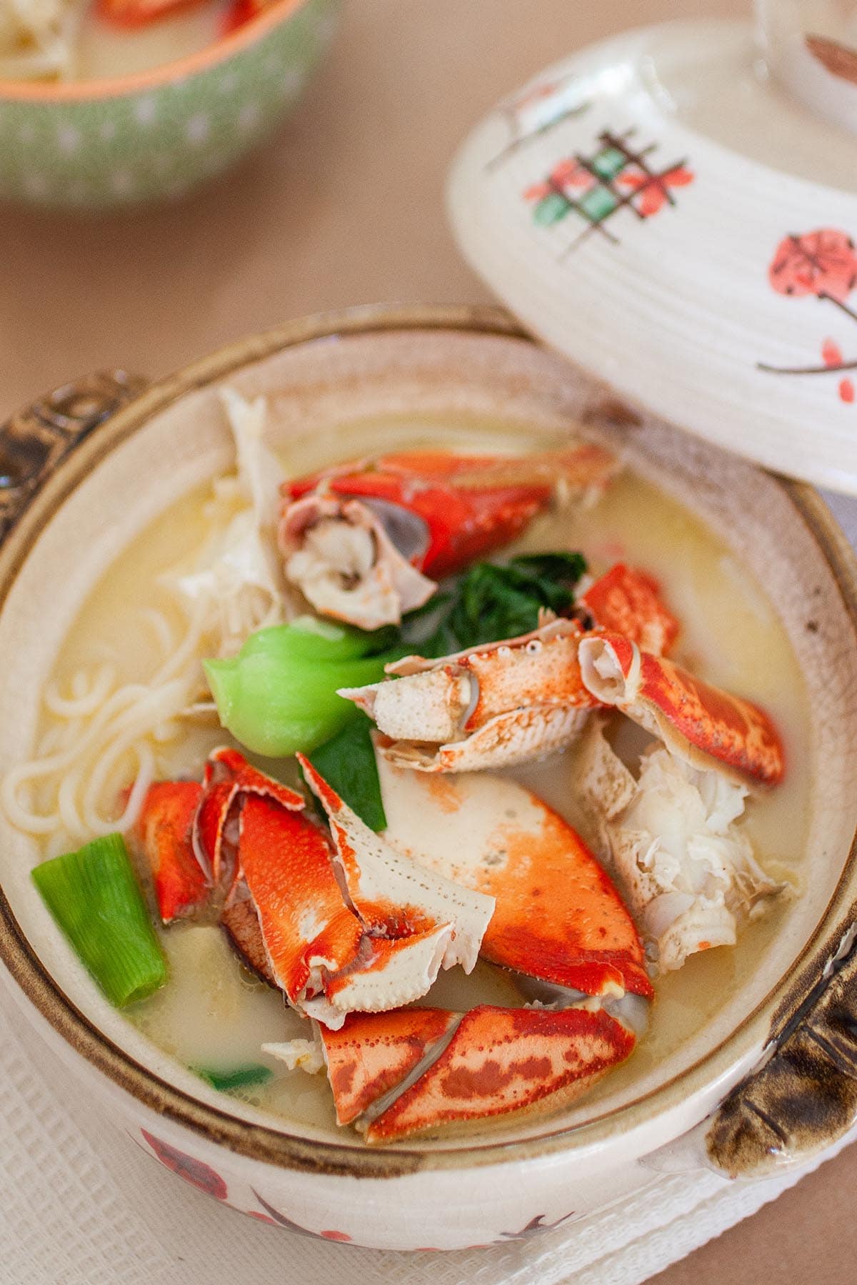 Crab Bee Hoon is a popular crab dish in Singapore. Easy Crab Bee Hoon recipe that you can make at home at a fraction of cost. | rasamalaysia.com