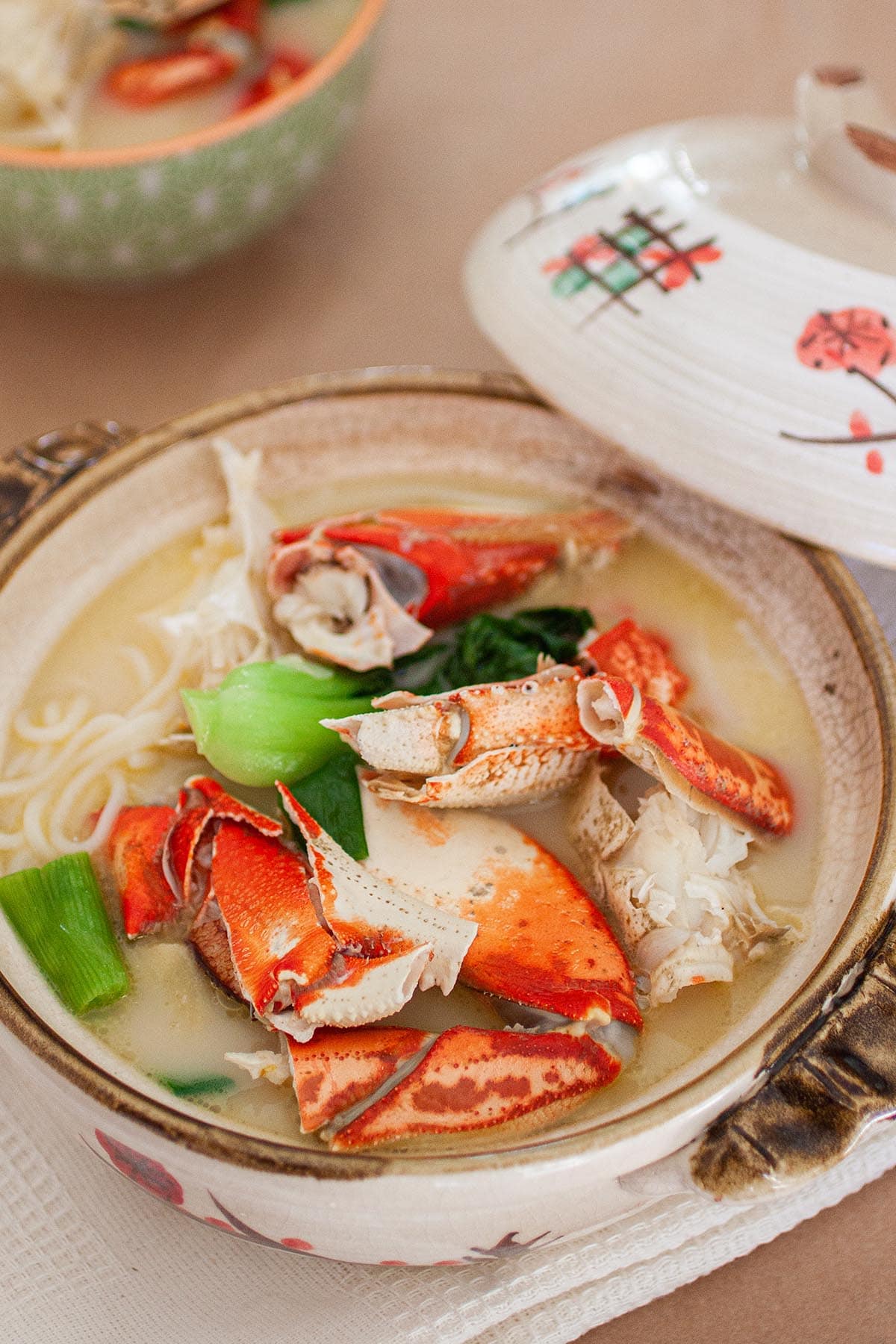 Crab Bee Hoon is a popular crab dish in Singapore. Easy Crab Bee Hoon recipe that you can make at home at a fraction of cost. | rasamalaysia.com