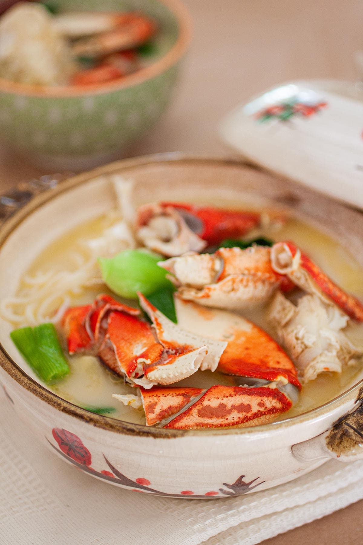 Crab Bee Hoon is a popular crab dish in Singapore. Easy Crab Bee Hoon recipe that you can make at home at a fraction of cost. | rasamalaysia.com