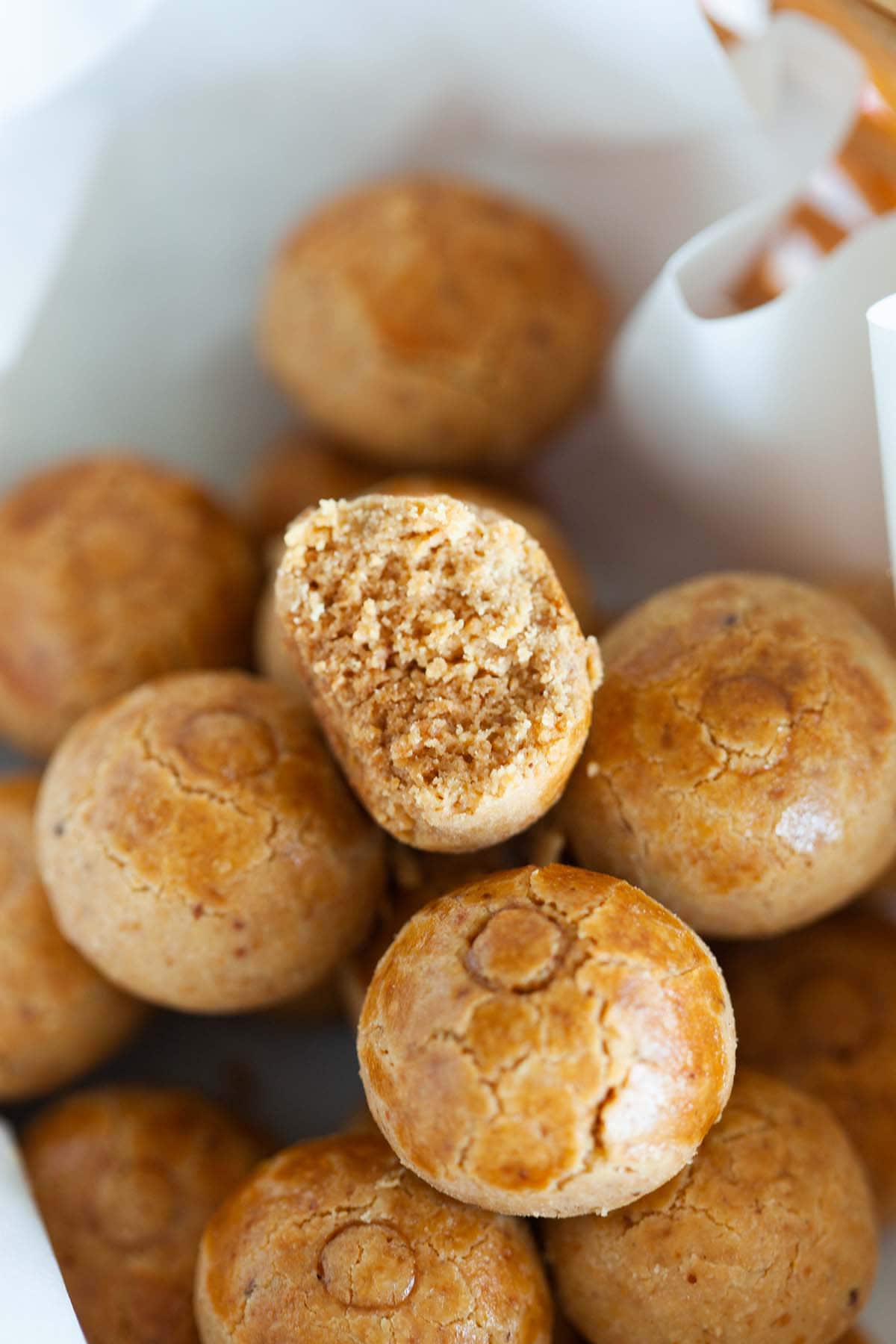  Biscuits aux arachides du Nouvel An lunaire, prêts à servir.