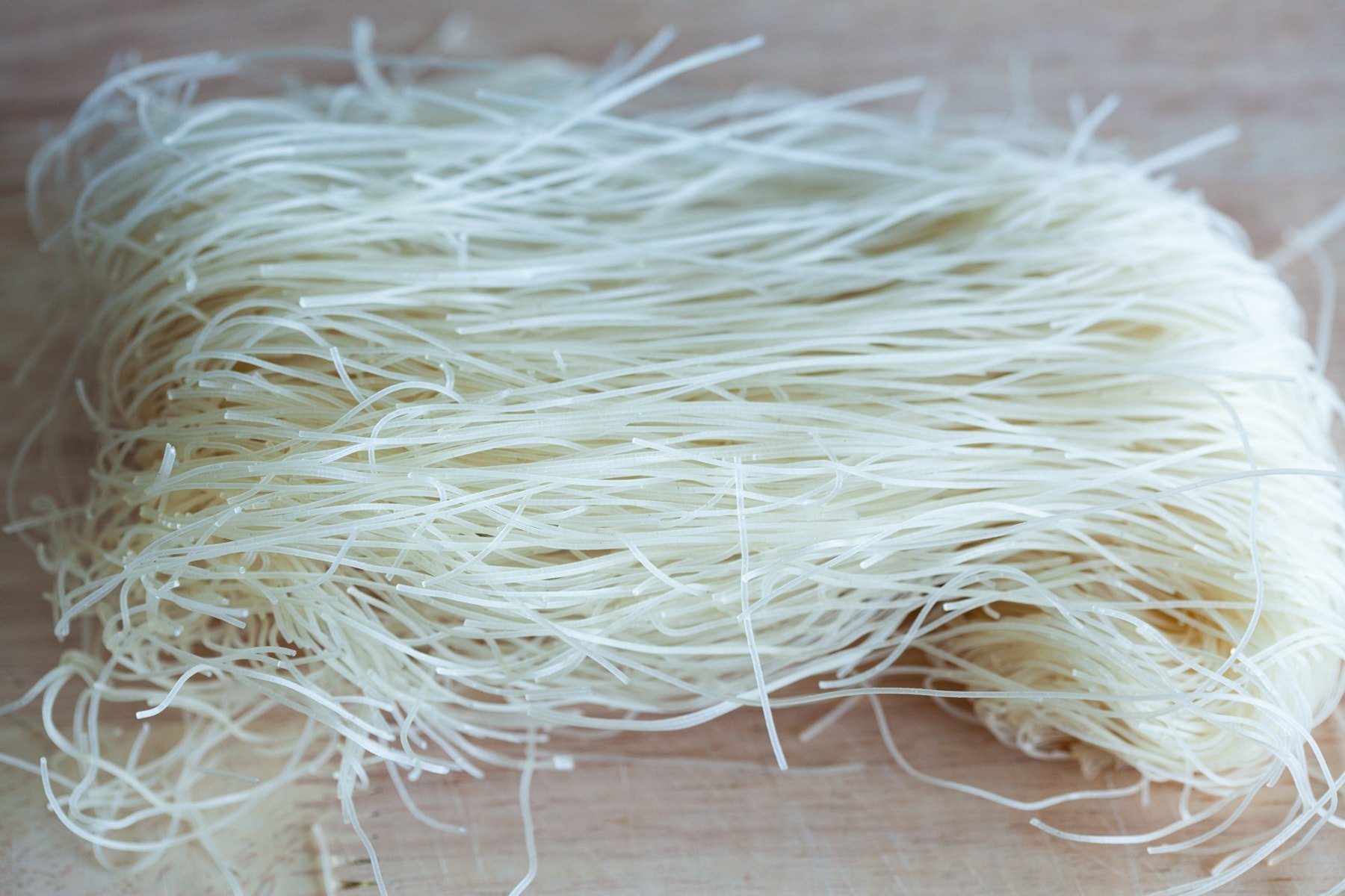 Picture of rice vermicelli or rice noodles.