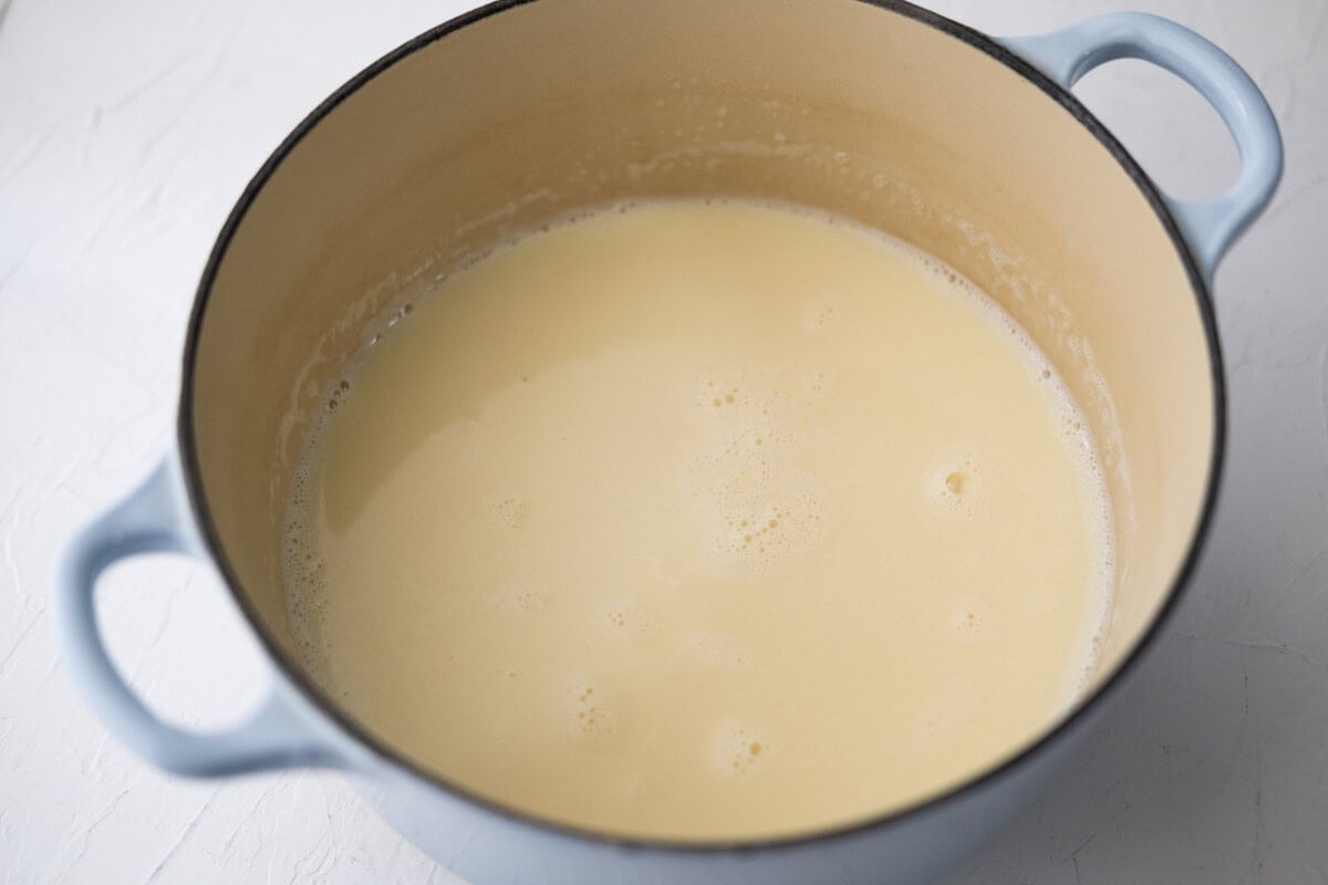 Let the tofu pudding set in the Dutch oven until it firms. 