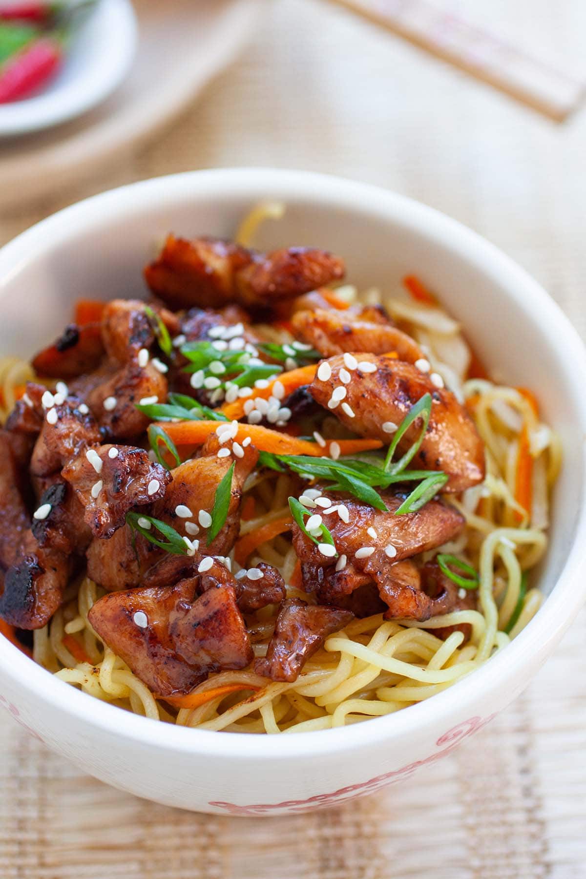 delicious chinese food noodles