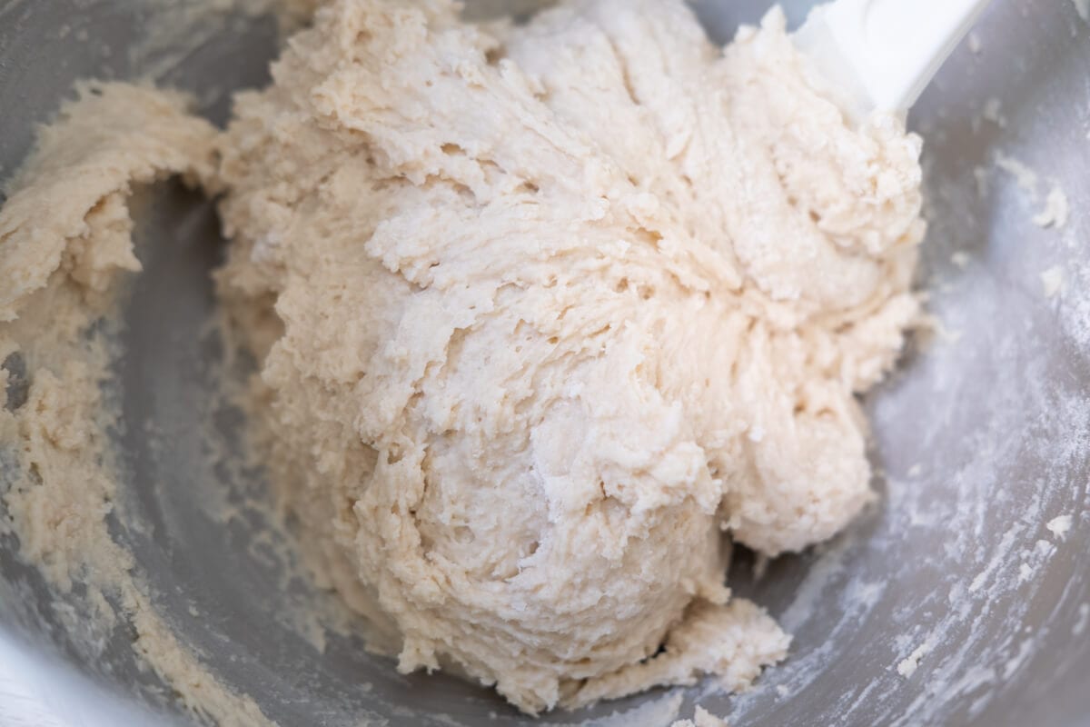 Combine the ingredients for condensed milk bread