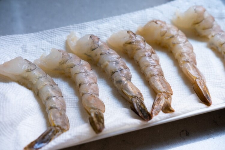 Clean up the shrimp before coating.