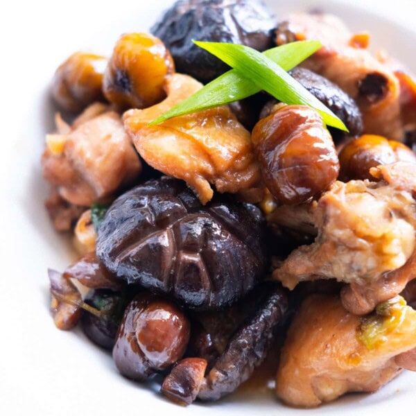 Chestnut chicken with shiitake mushroom.