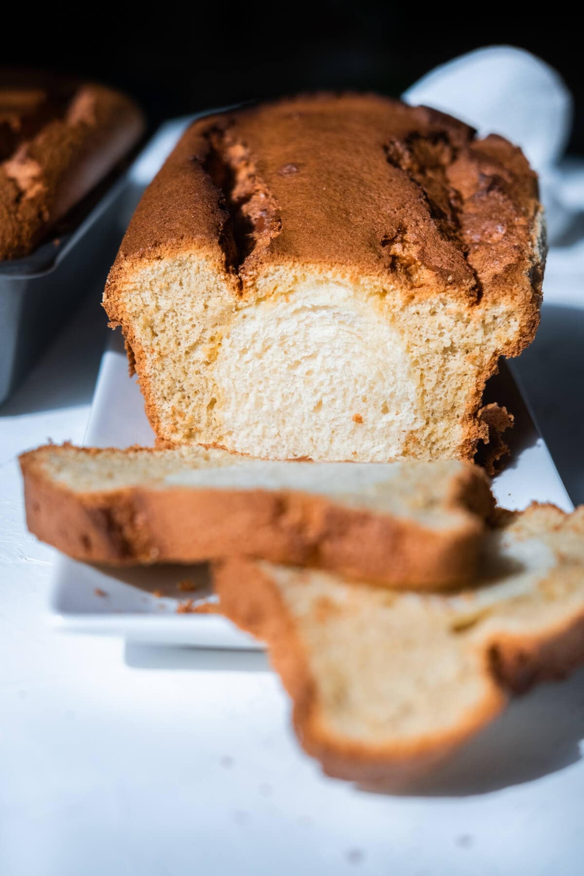 Sweet white bread coated with aromatic coffee cake and made into a loaf. 