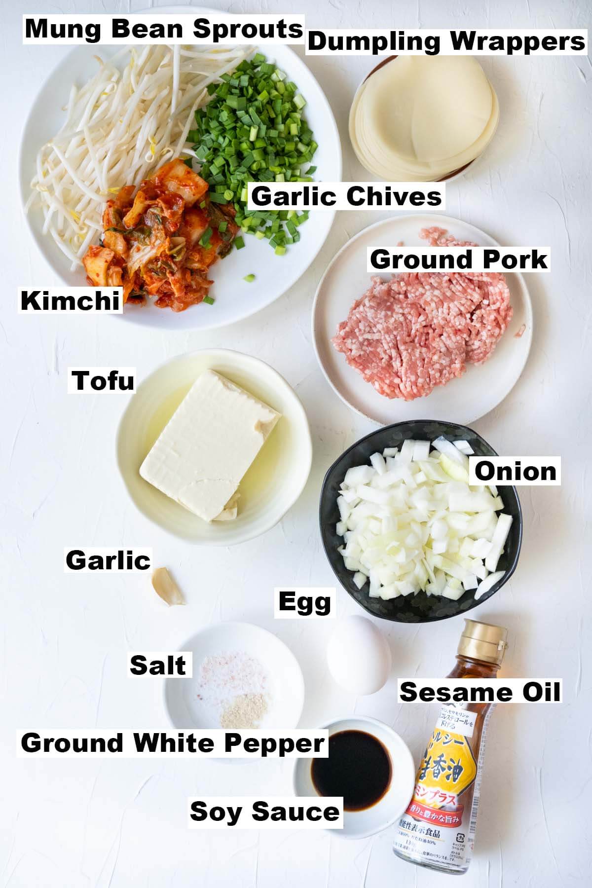 Ingredients for pan-fried mandu recipe. 