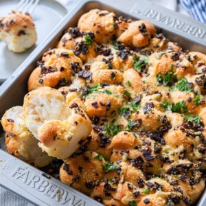 Easy pull-apart pepperoni garlic knots recipe.