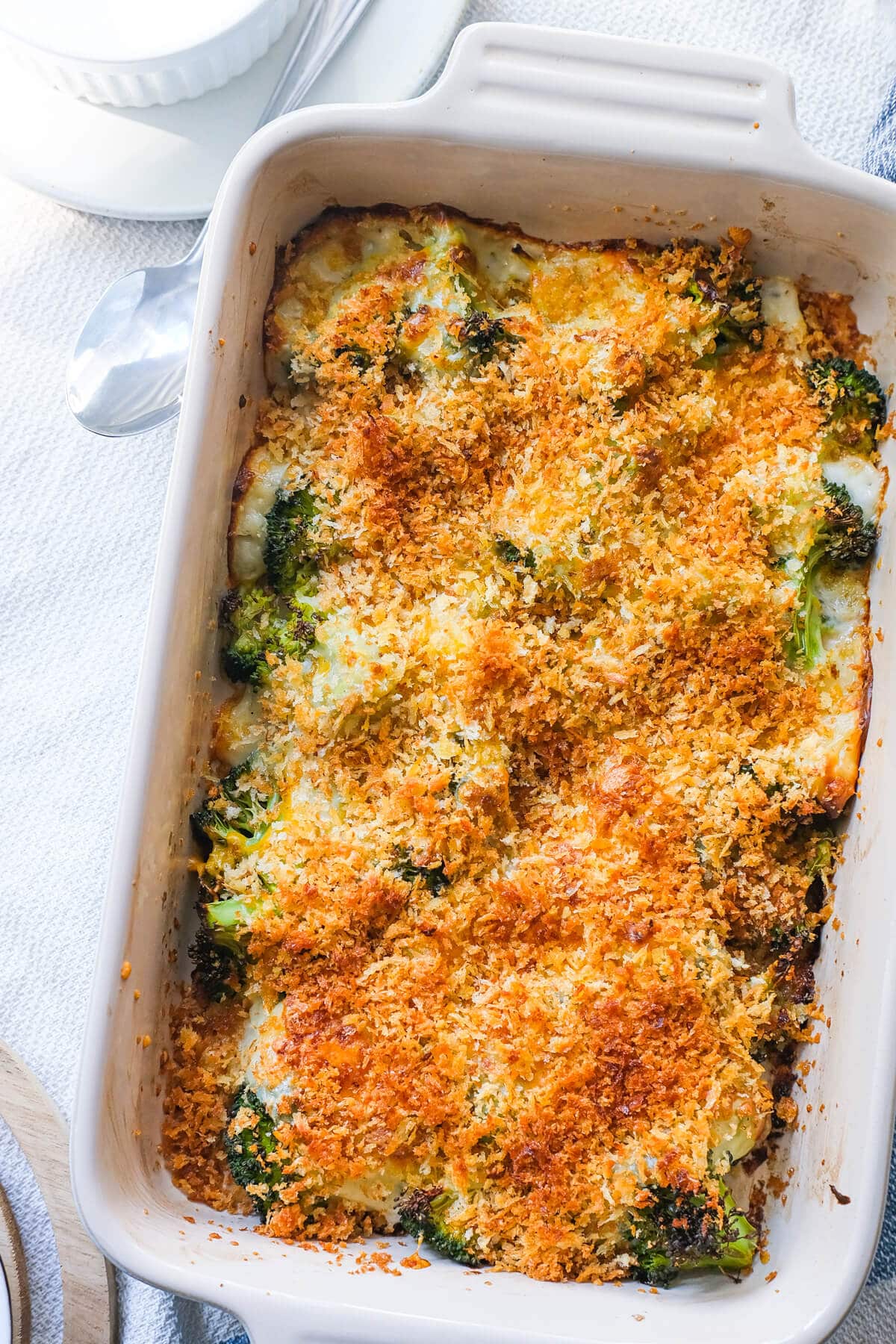 Perfectly baked broccoli gratin into golden brown. 