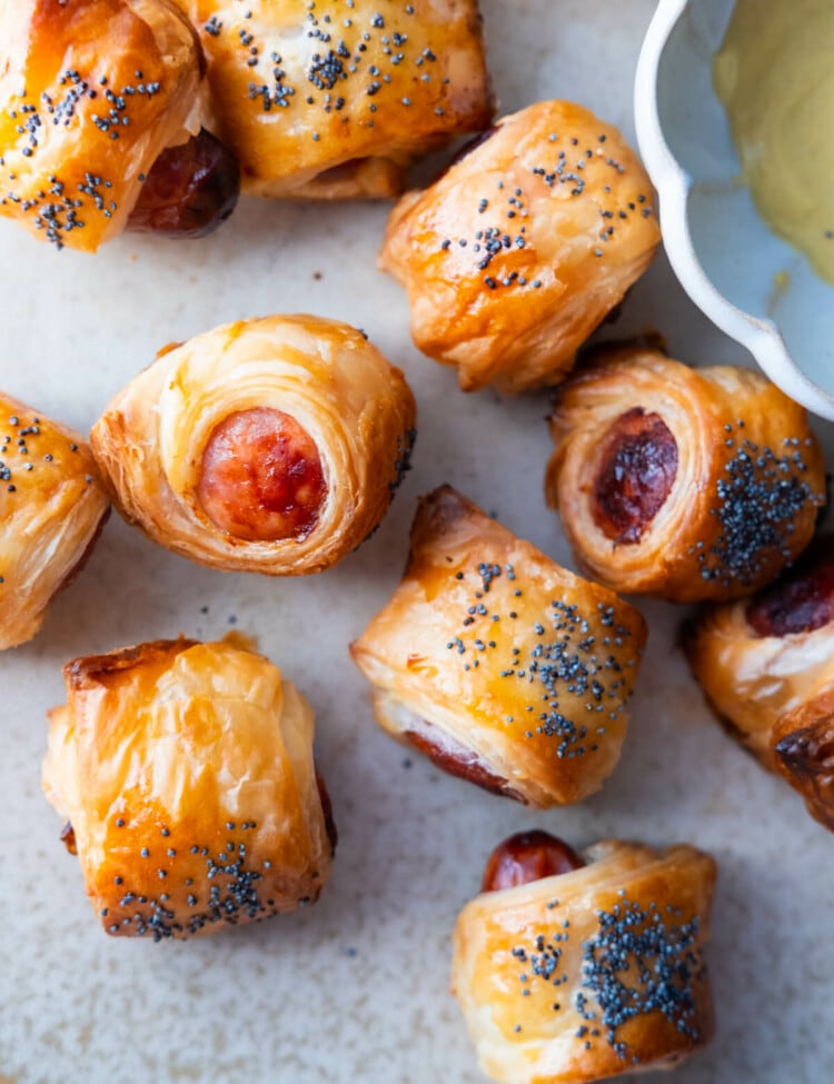 https://rasamalaysia.com/wp-content/uploads/2023/11/pigs-in-blankets-750x975.jpg