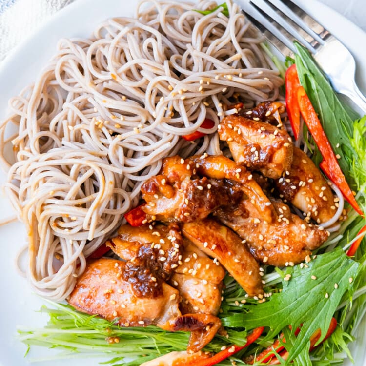 Miso chicken soba noodles with juicy chicken bites, fresh rocket leaves and soba noodles.