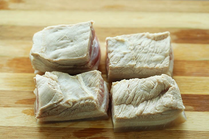 Pork belly cut into 6-cm squares.