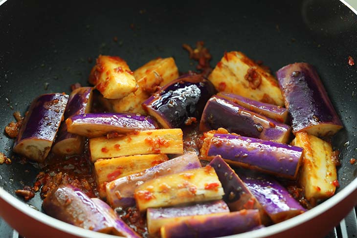 Sambal eggplant ready to be served.