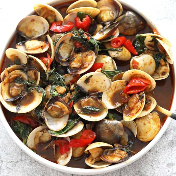 Thai clams served on a plate.