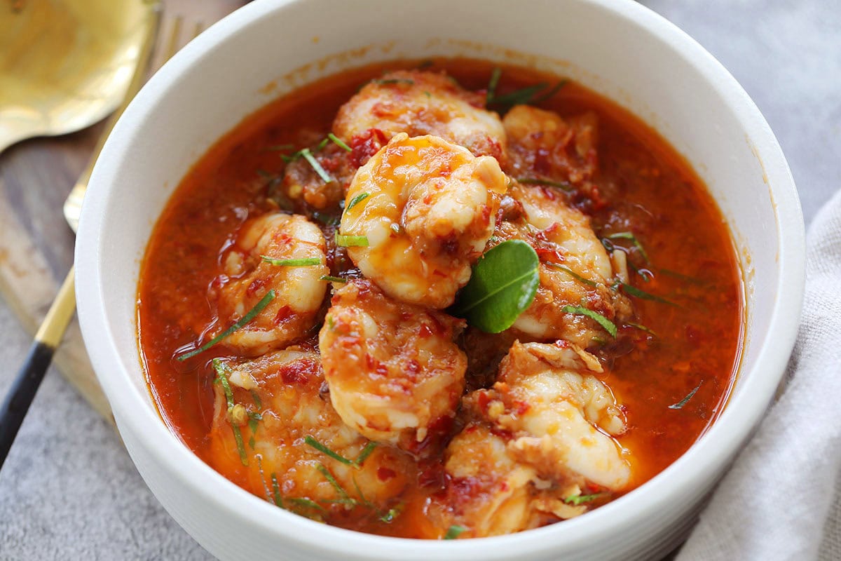 Sambal udang with mouthwatering sambal sauce.