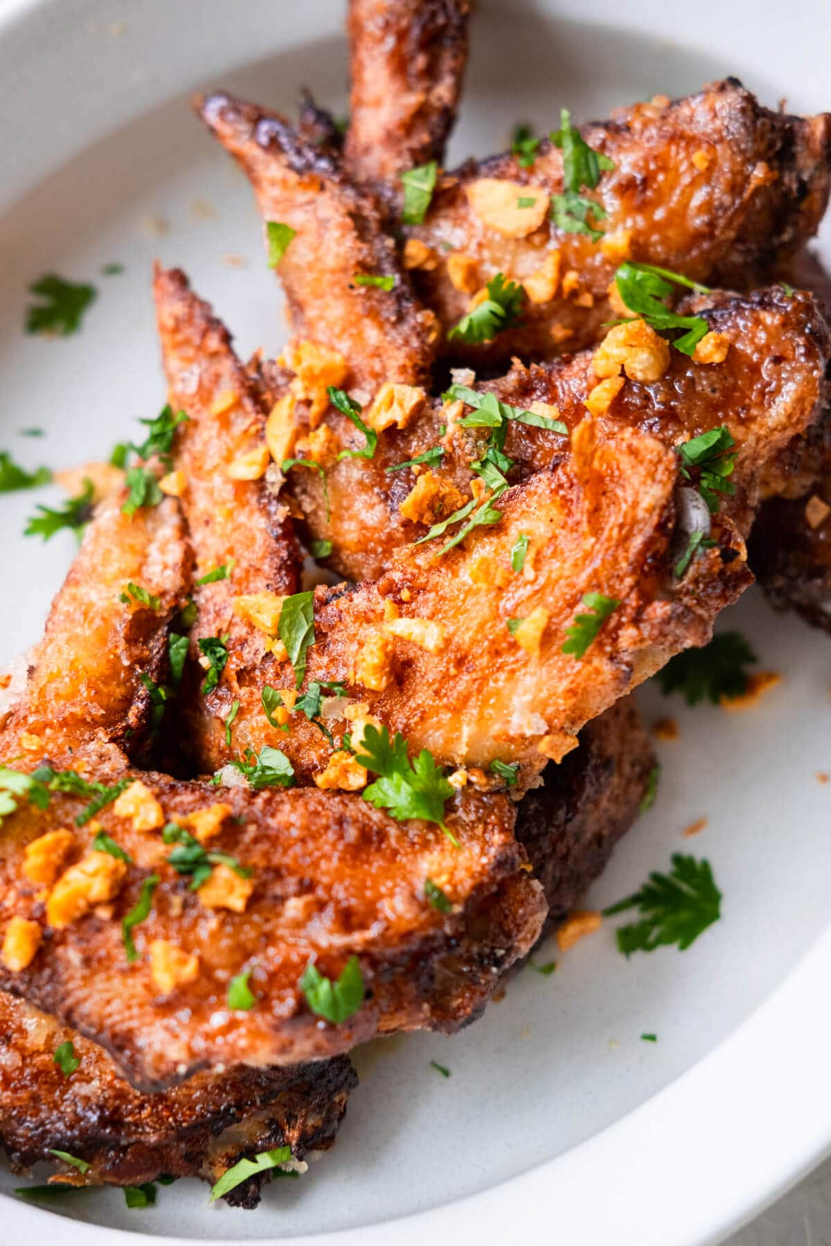 Easy and quick golden Vietnamese chicken wings made with fish sauce.