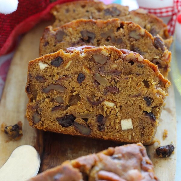 Christmas fruitcake recipe with brandy cut into slices.