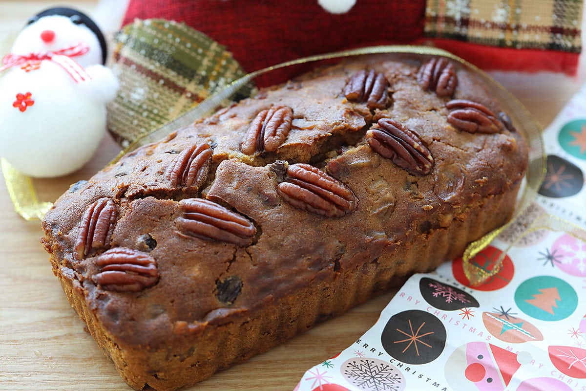 Traditional brandy fruit cake recipe for the festive Christmas season.