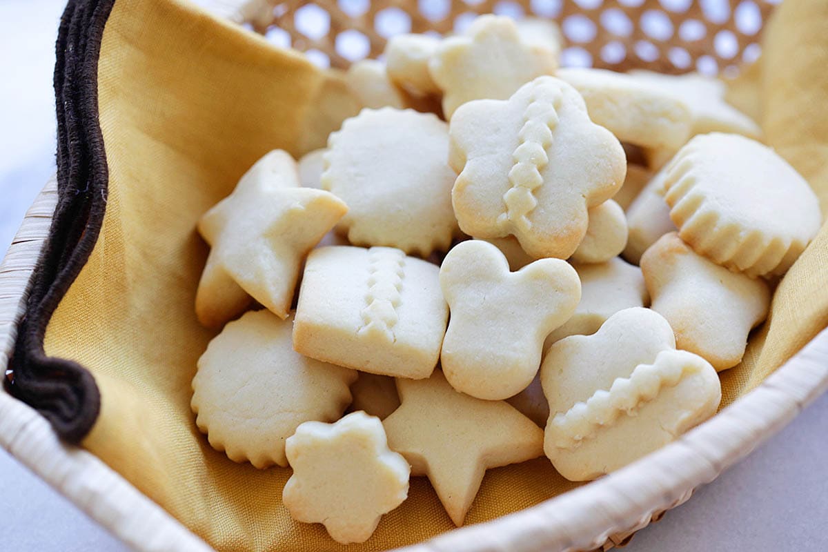 Butter cookies in a tray.