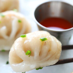 Chai Kueh steamed vegetable dumplings on a plate.