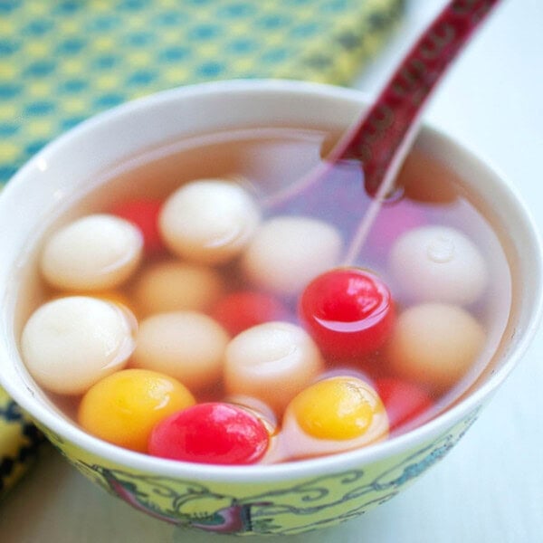 Chinese festive tang yuan recipe in soup.