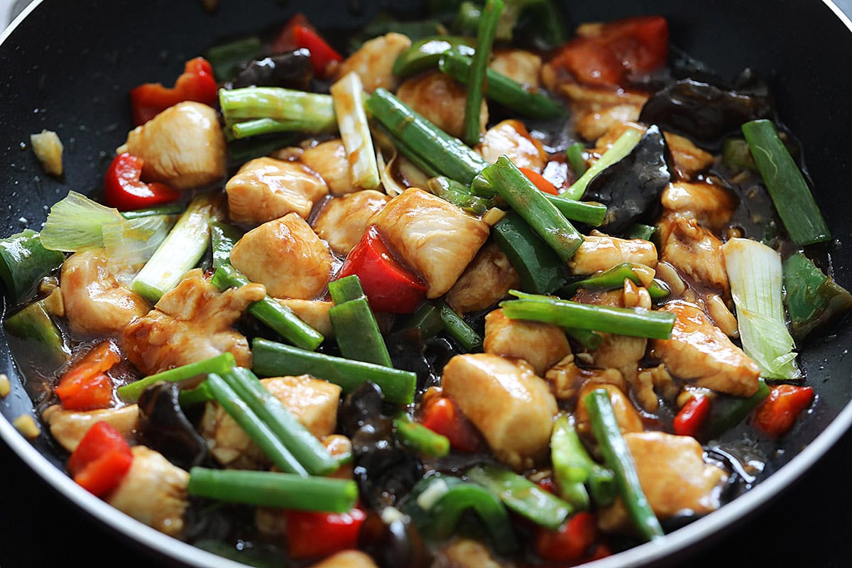 Tender chicken coated generously with Chinese garlic sauce.