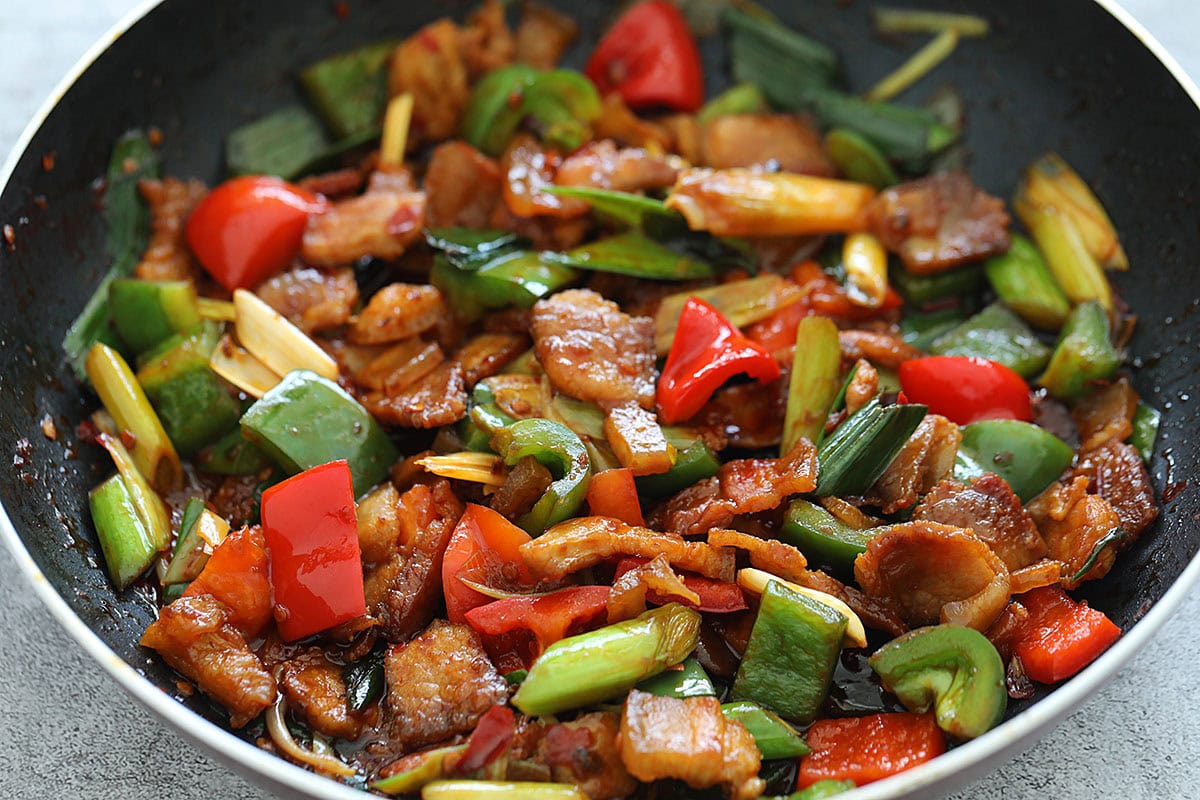 Hui Guo Rou in a wok, ready to be served.