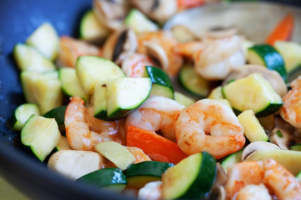 Zucchini shrimp recipe stir fry with shrimp, zucchini and mushrooms.