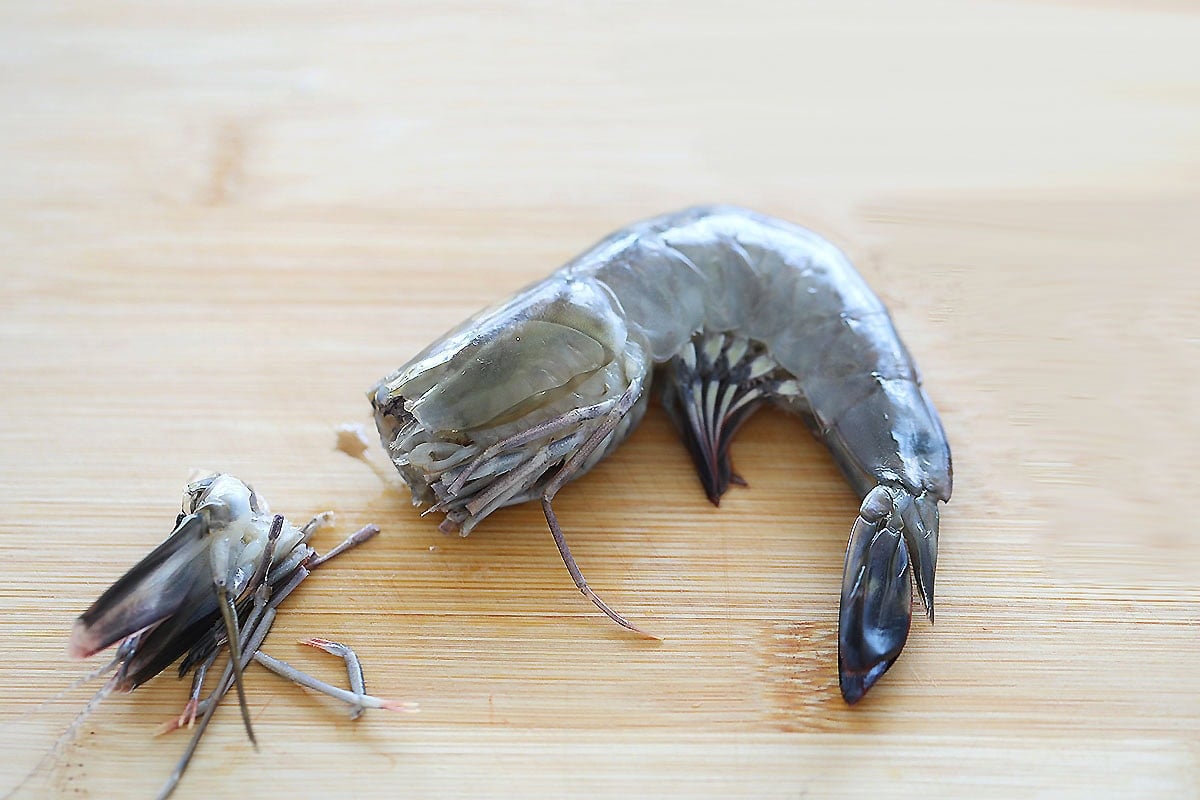 Head cut from the body of the shrimp.