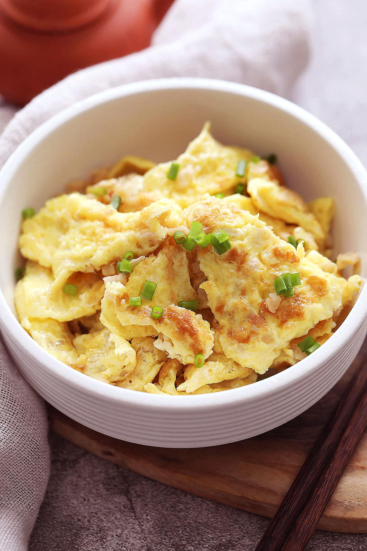 Eggs with preserved turnip (chai po) served in a bowl.