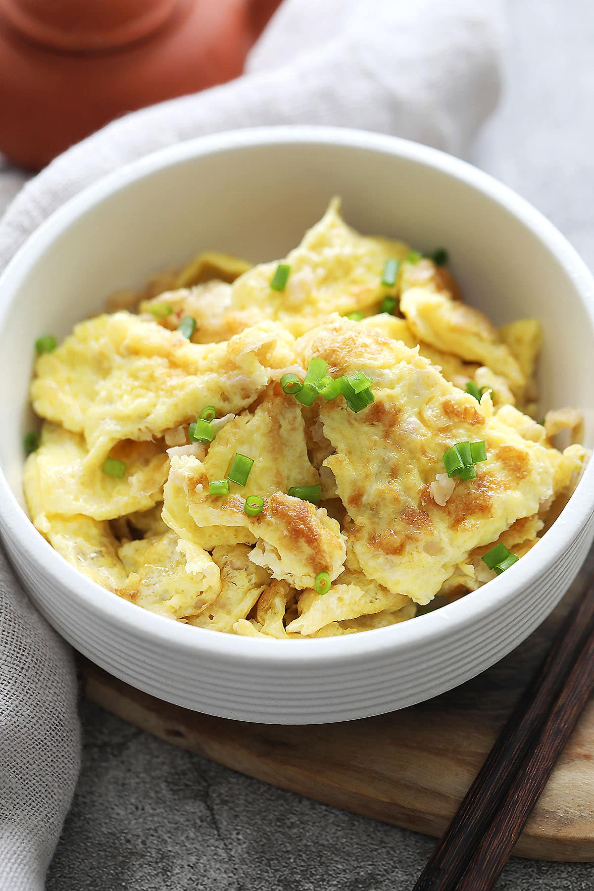 Eggs with preserved turnip (chai po) served in a bowl.