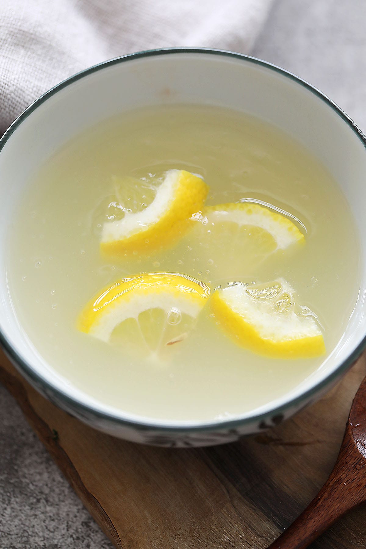 Easy Chinese lemon sauce recipe served in a bowl.